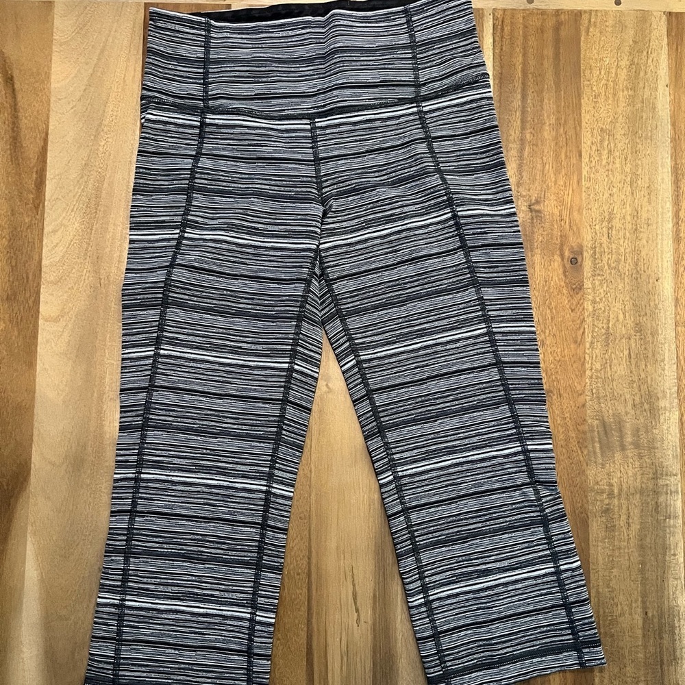 Like New Lululemon Capris - Picture 7 of 9